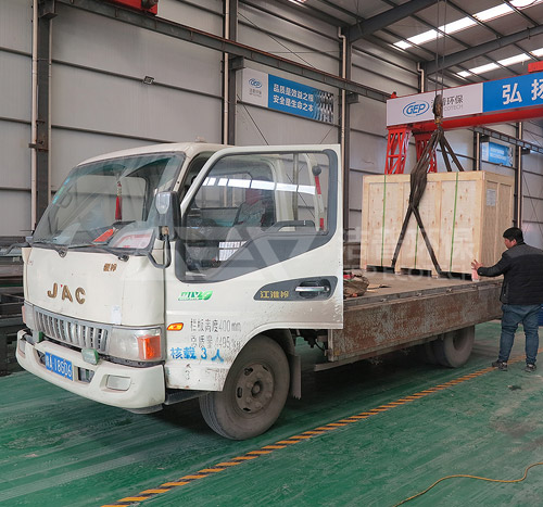 智能化餐廚有機垃圾破碎機發貨現場